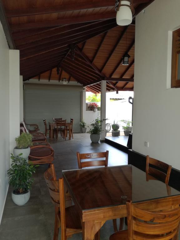 Bianco Terrace Hotel Negombo Kültér fotó